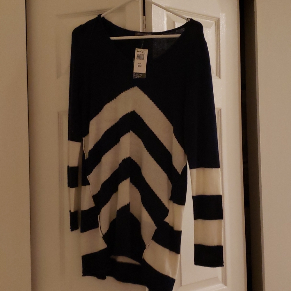 Brand new Pea in the Pod sweater